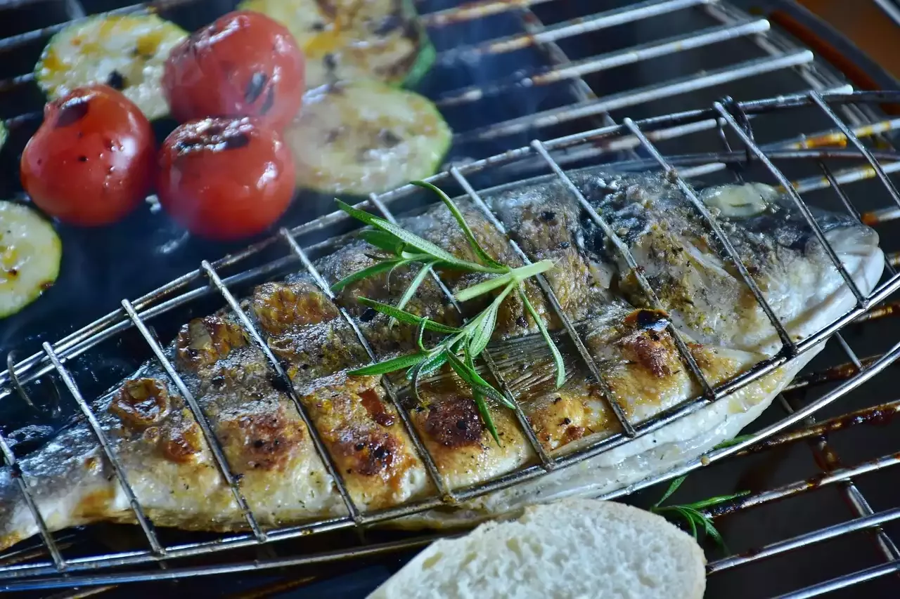 The Secret to Perfectly Grilled Fish: Tips from Top Chefs